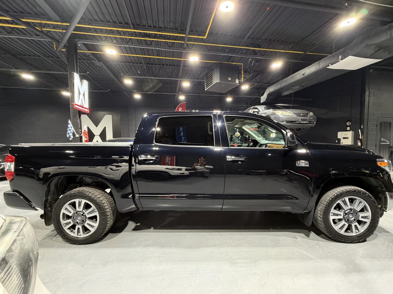2021 Toyota Tundra 4x4 Crewmax Platinum Photo3