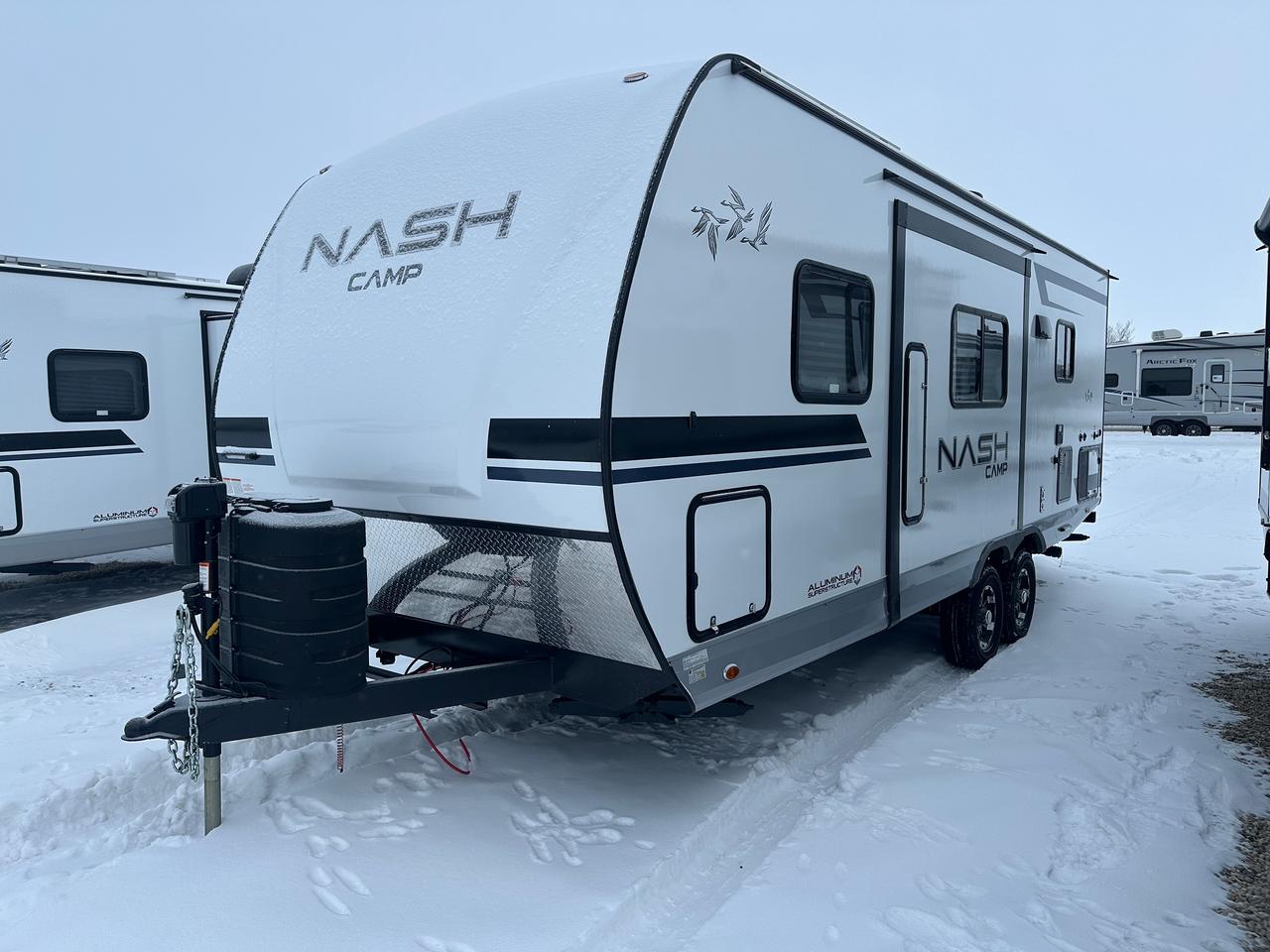 <p><strong>Standard Features:</strong></p><p>Northwood Built Chassis, Full Weld Thick Wall Aluminum Construction, Corona Treated Fiberglass, High Density Block Foam Insulation, Diamond Plate Gravel Guard, Cathedral Arched Ceiling, Fiberglass Front Cap, Heated and Enclosed Holding Tanks</p><p>12V Power Jack, Manual Stabilizer Jacks, 15 Aluminum Wheels, Pass Through Storage</p><p>LED Lighting, SolX4 400W Solar Package, Microwage, 10 Cu Ft 12V Refrigerator, Interior Command Center, Charge Wizard, LPG Quick Connect, Black Water Flush System, Exterior Shower, Winterization & Bypass System, 10 Gal Gas/Elec Water Heater, Ducted AC with Digital T-Stat, Exterior Speakers, 12V LED Awning, TV Antenna, Battery Disconnect</p>