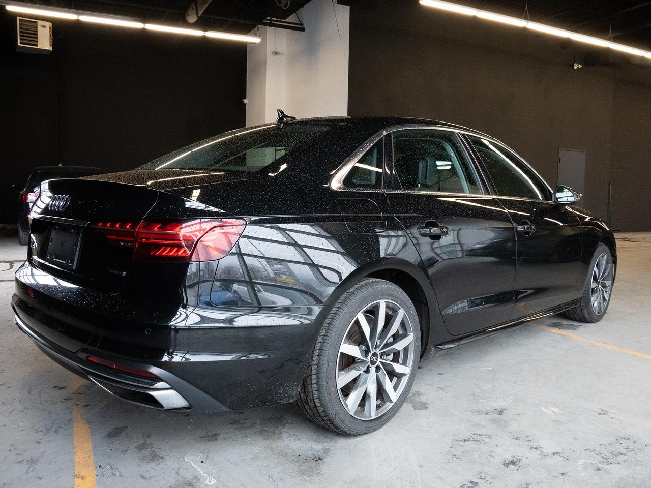 2023 Audi A4 Komfort| CLEAN CARFAX | NO ACCIDENTS| Photo