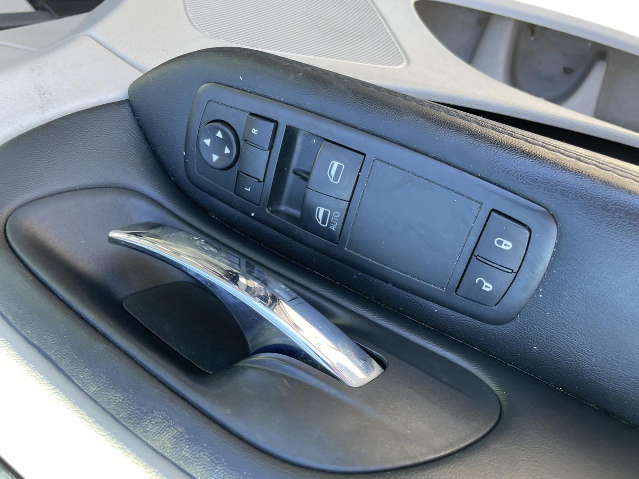 2014 Dodge Grand Caravan SE Photo