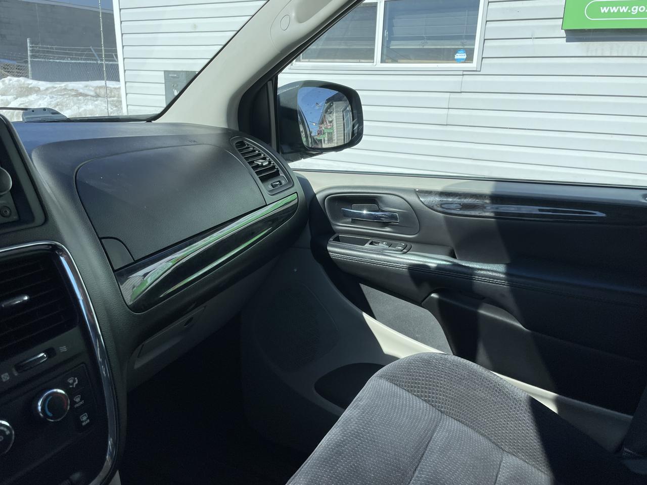 2014 Dodge Grand Caravan SE Photo