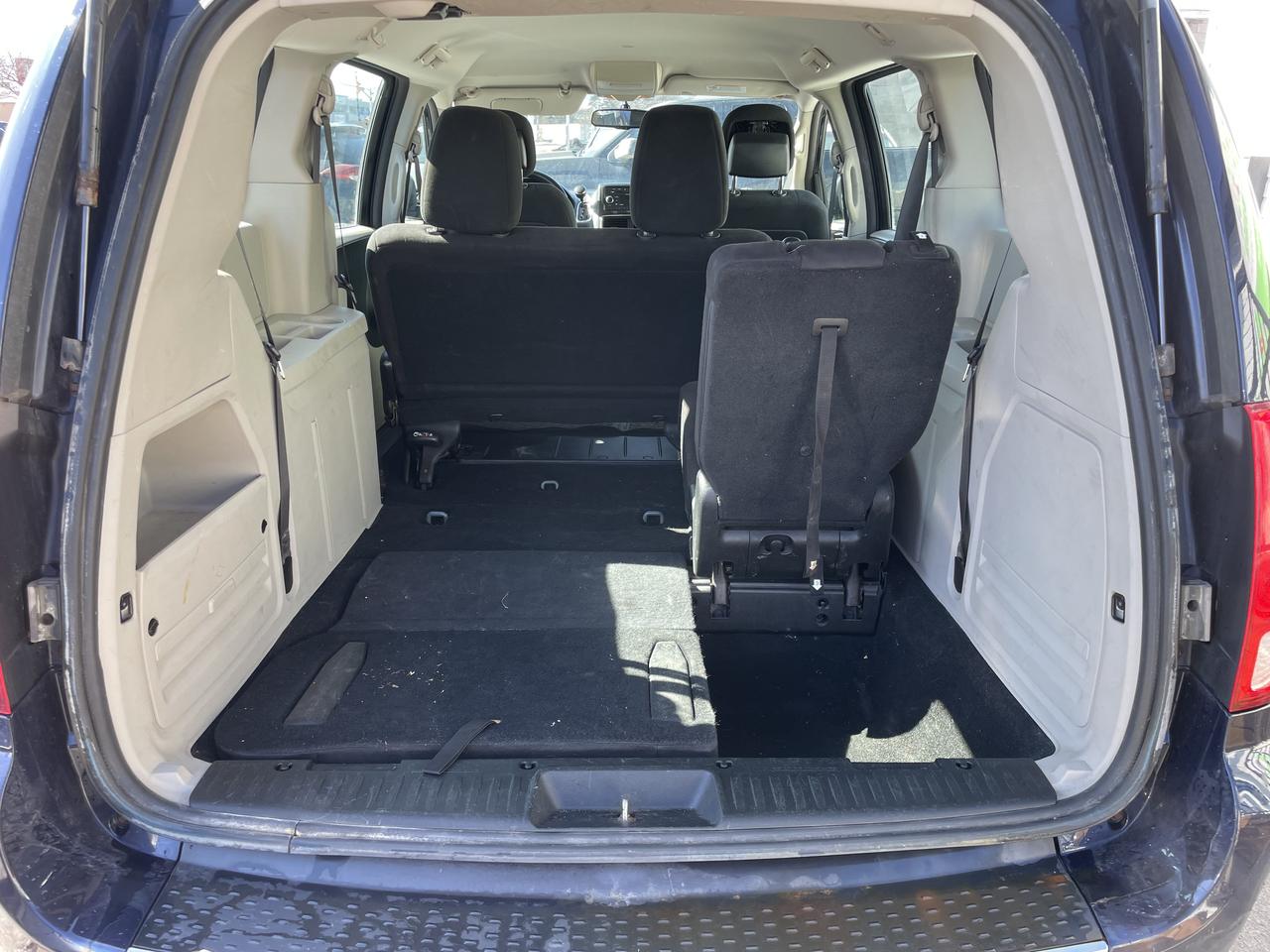 2014 Dodge Grand Caravan SE Photo