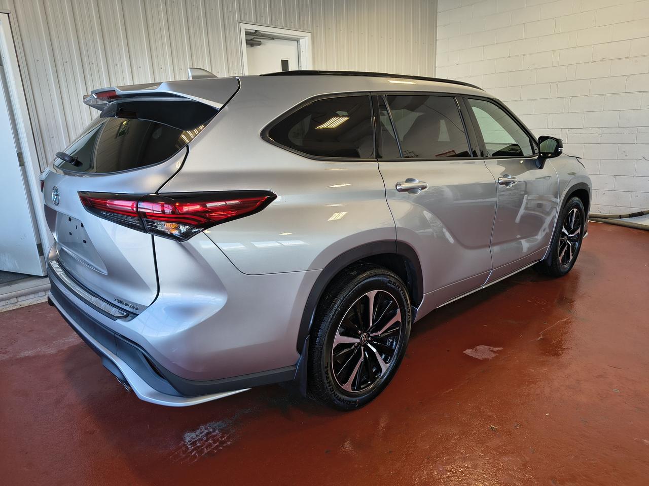 2021 Toyota Highlander XSE Photo0