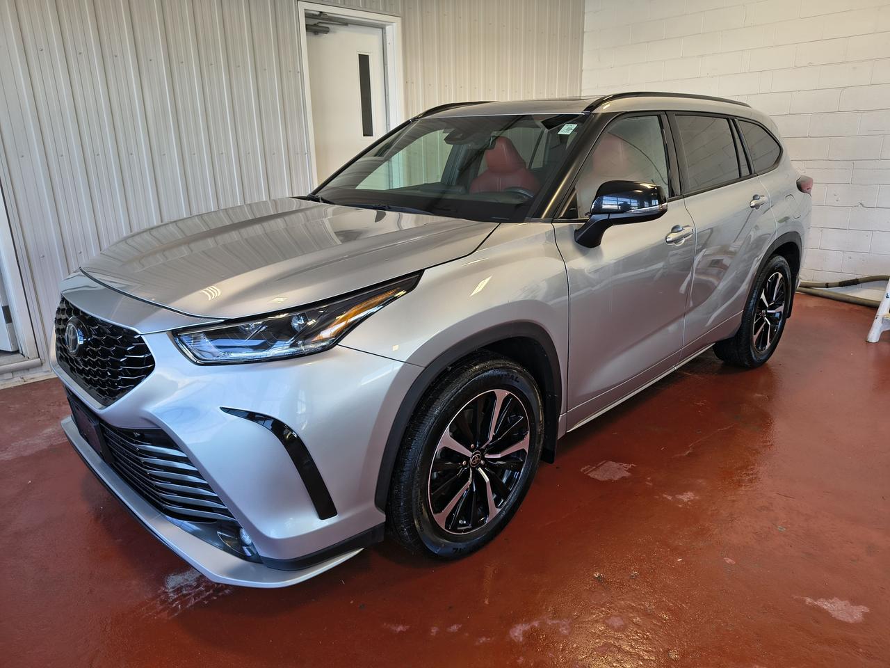 Used 2021 Toyota Highlander XSE for sale in Pembroke, ON