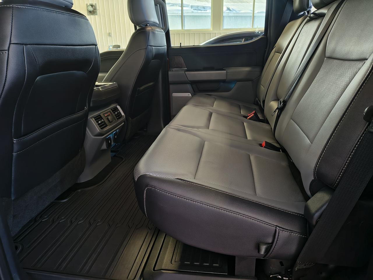 2022 Ford F-150 Lariat Crew Photo0