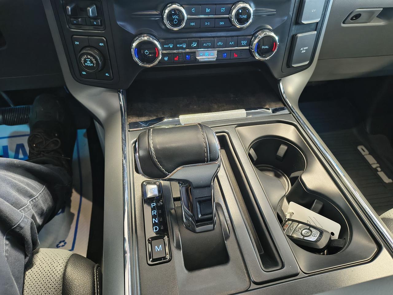 2022 Ford F-150 Lariat Crew Photo0