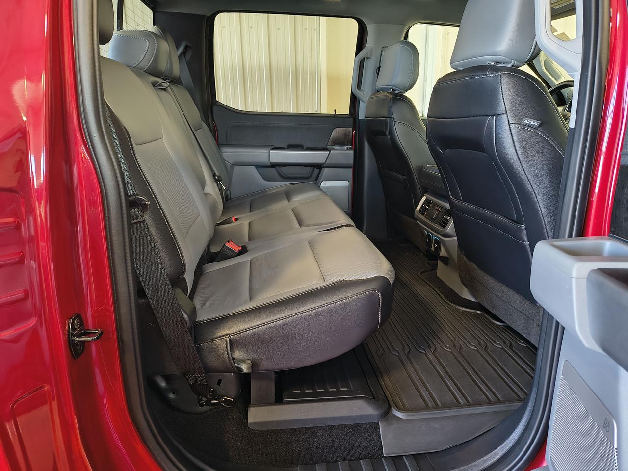 2022 Ford F-150 Lariat Crew Photo0