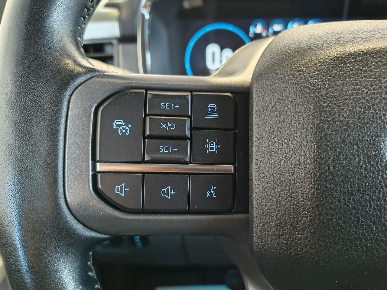 2022 Ford F-150 Lariat Crew Photo0