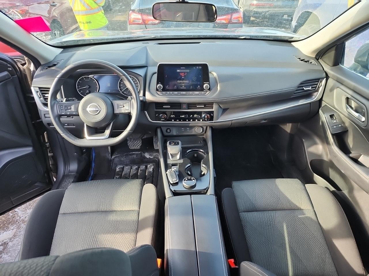 2024 Nissan Rogue SV MOONROOF Photo