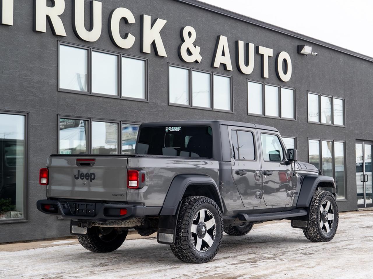 2020 Jeep Gladiator Sport S 4x4 LIFT/RIMS/TIRES Photo28