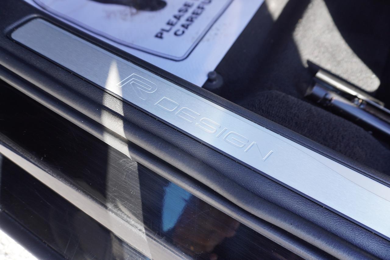 2019 Volvo S60 R-DESIGN / 1 OWNER / NO ACCIDENTS / AWD / FUN !! Photo