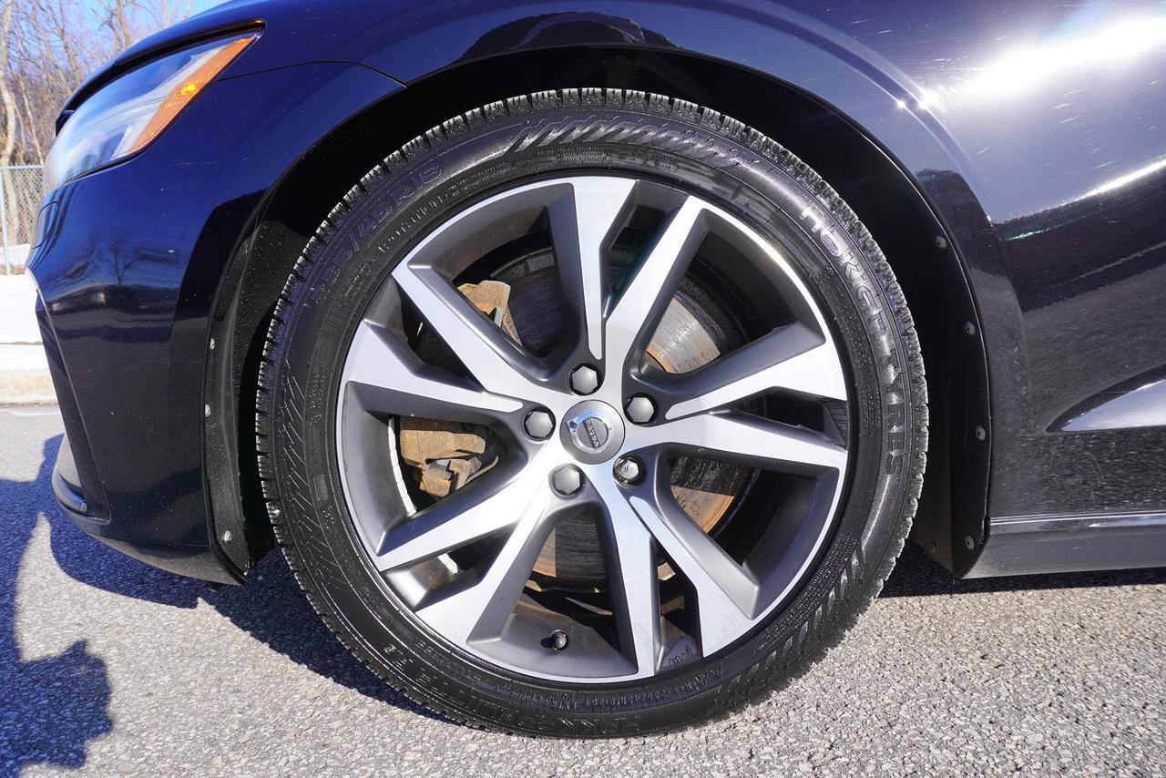 2019 Volvo S60 R-DESIGN / 1 OWNER / NO ACCIDENTS / AWD / FUN !! Photo