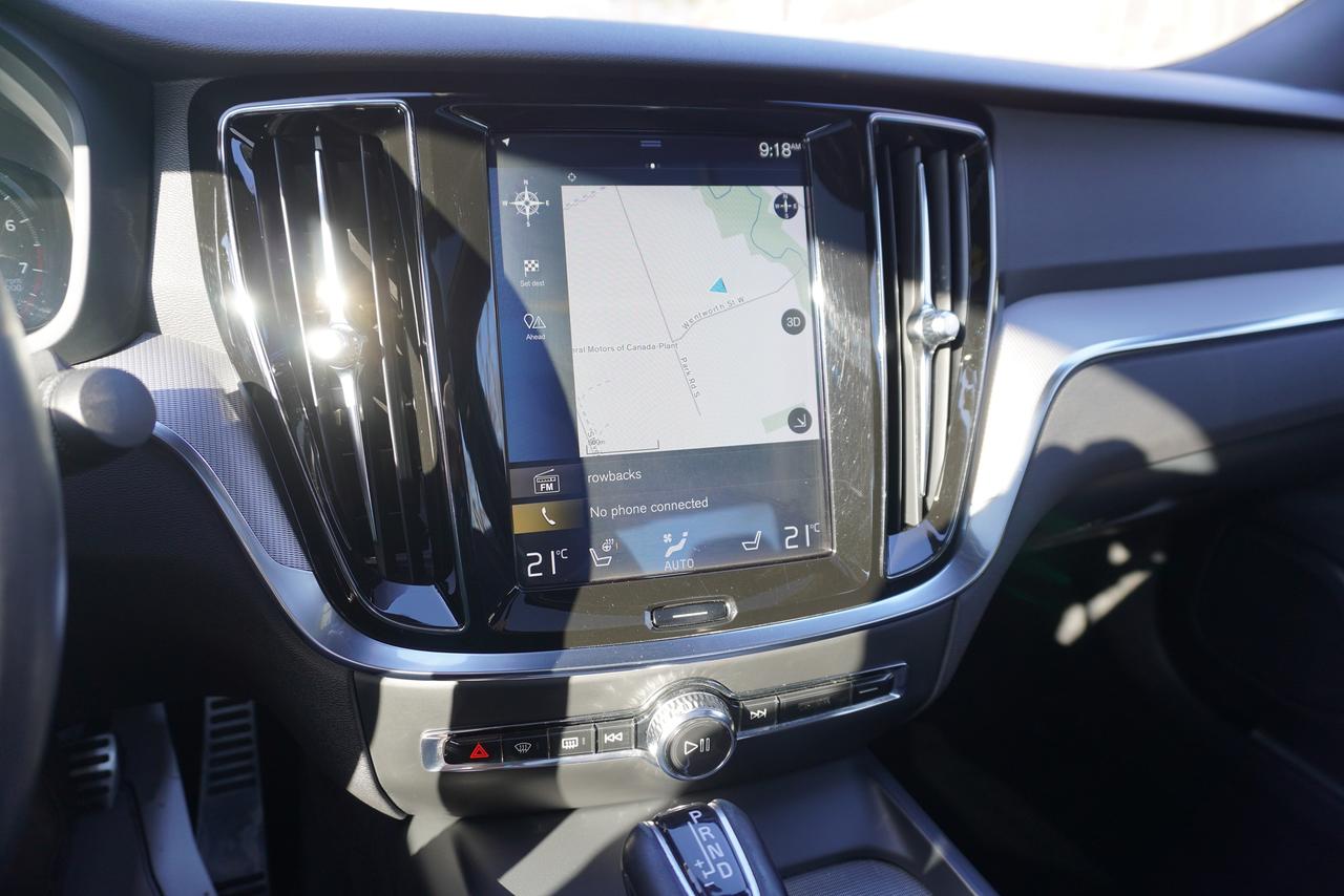 2019 Volvo S60 R-DESIGN / 1 OWNER / NO ACCIDENTS / AWD / FUN !! Photo