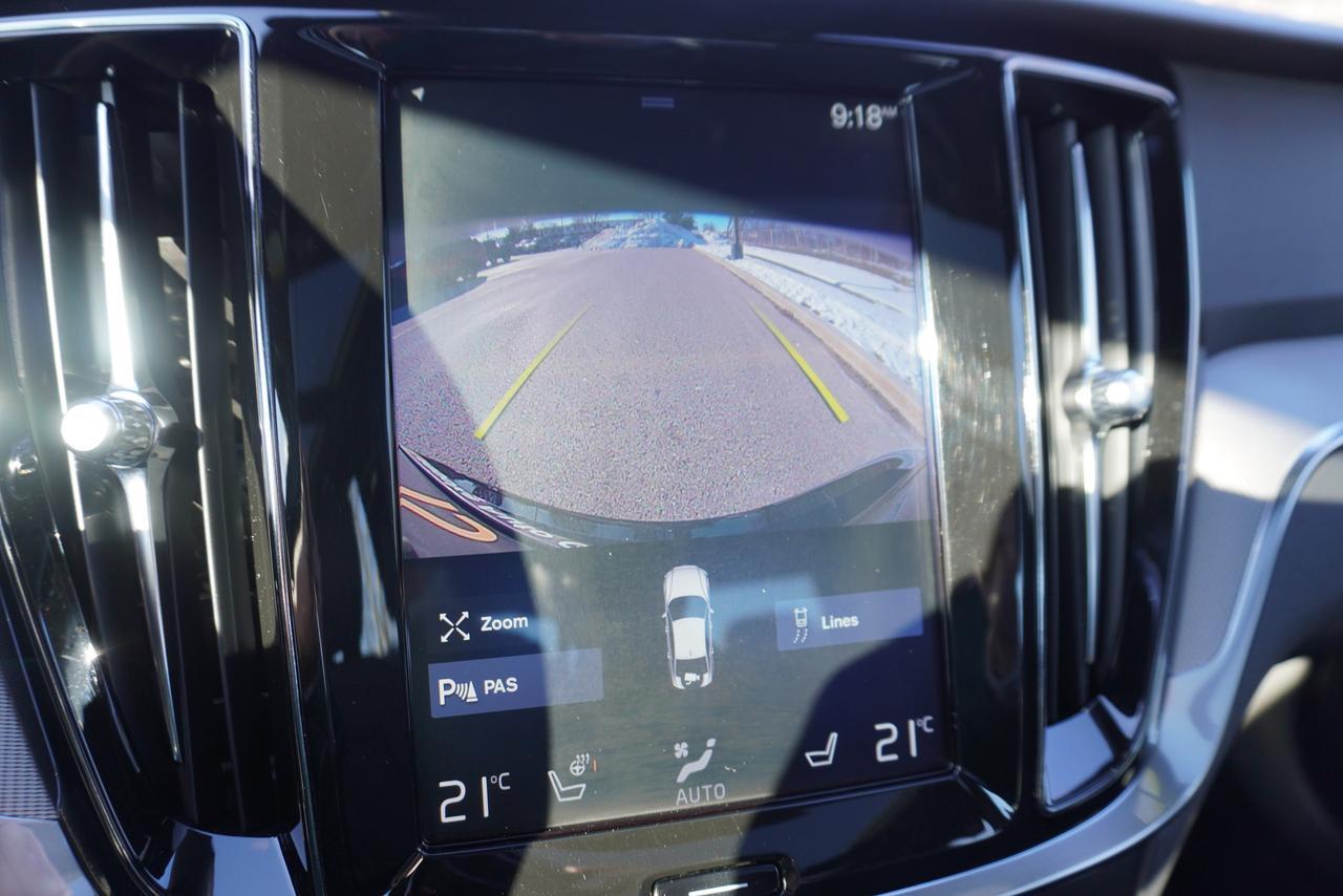 2019 Volvo S60 R-DESIGN / 1 OWNER / NO ACCIDENTS / AWD / FUN !! Photo