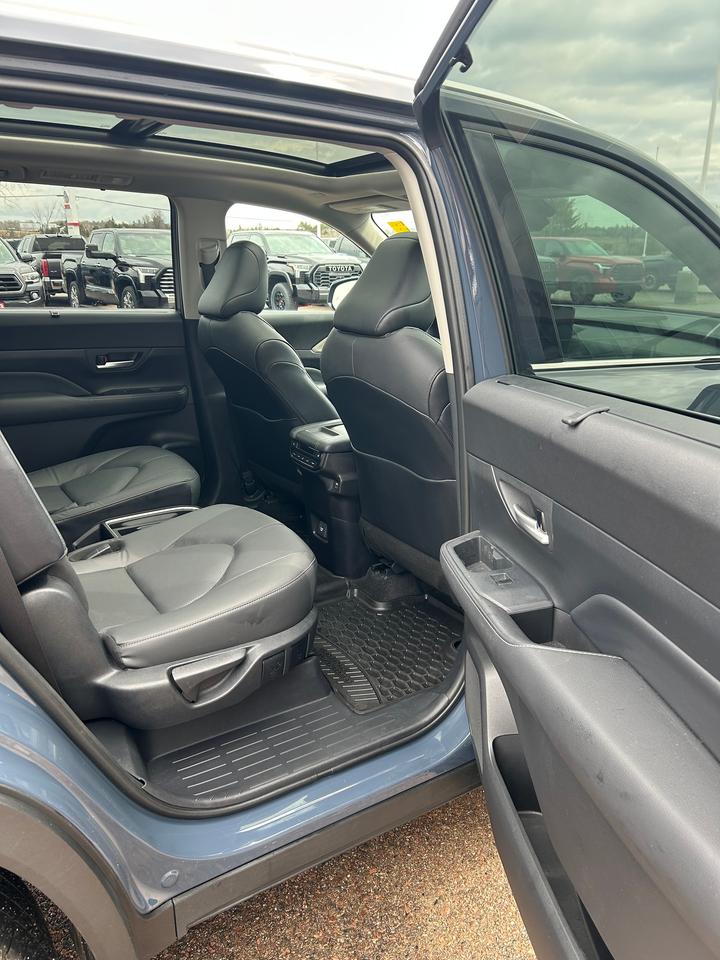 2024 Toyota Grand Highlander GRAND HIGHLANDER LIMITED AWD Photo