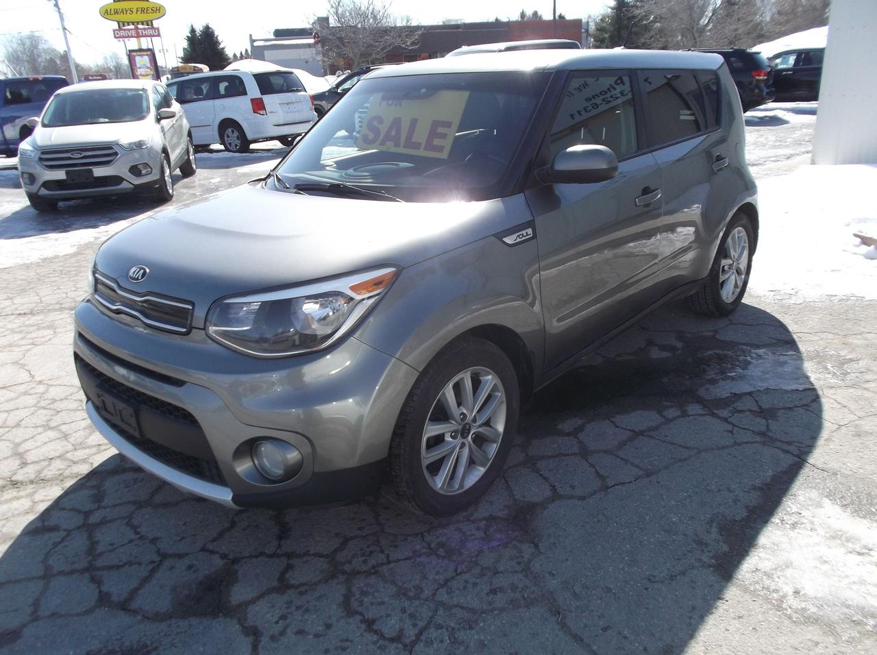 2017 Kia Soul SE PLUS Photo2