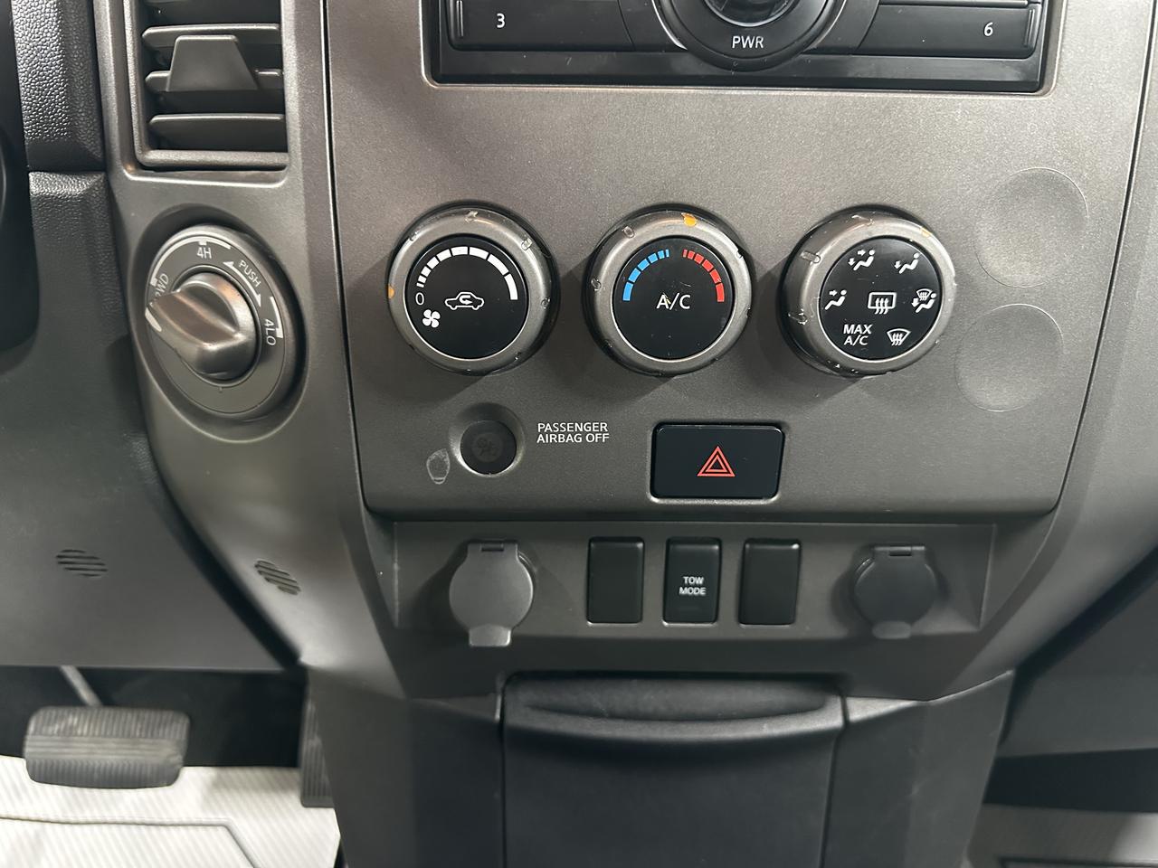 2014 Nissan Titan 4WD CREW CAB SWB S Photo11