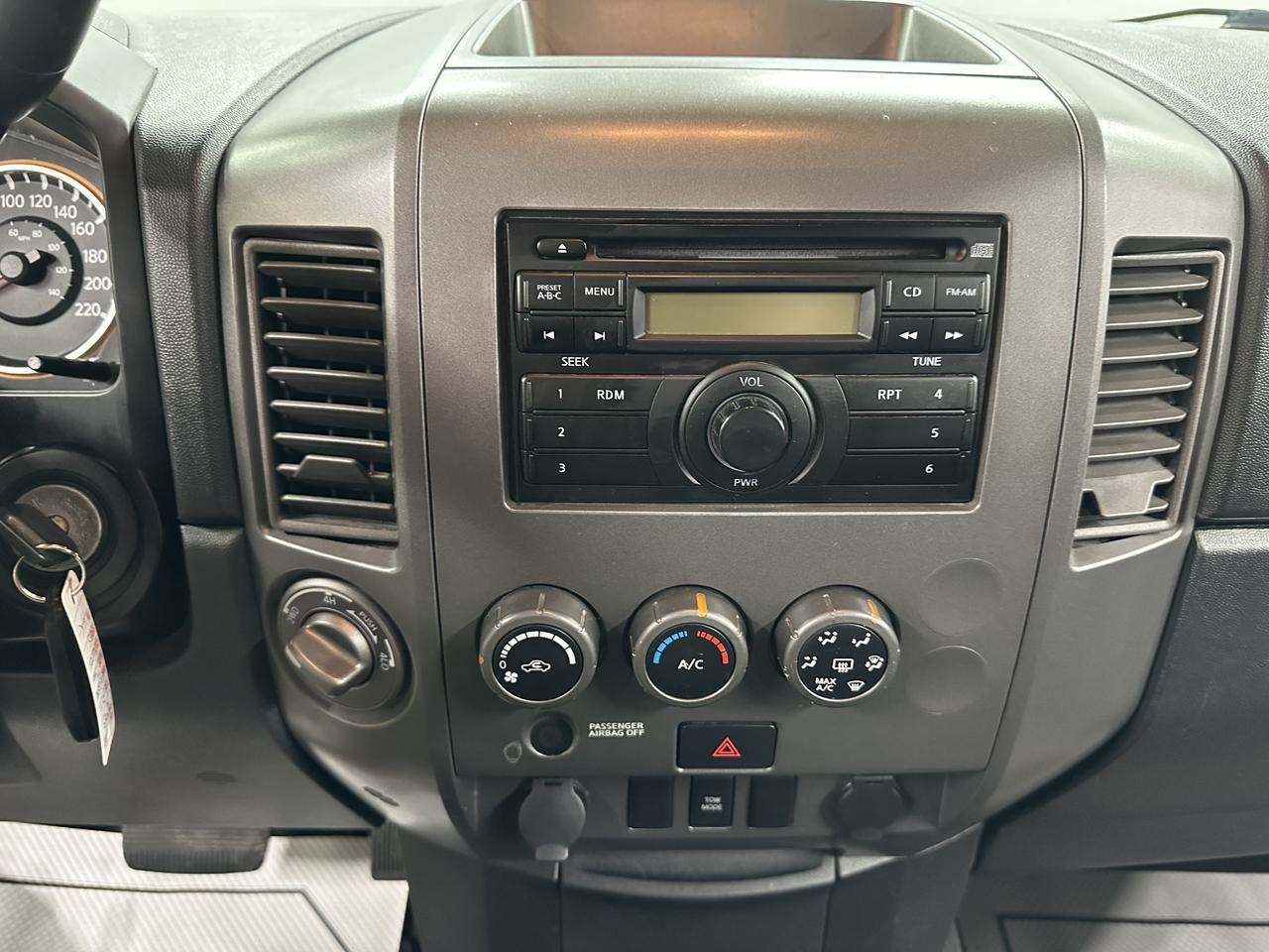 2014 Nissan Titan 4WD CREW CAB SWB S Photo