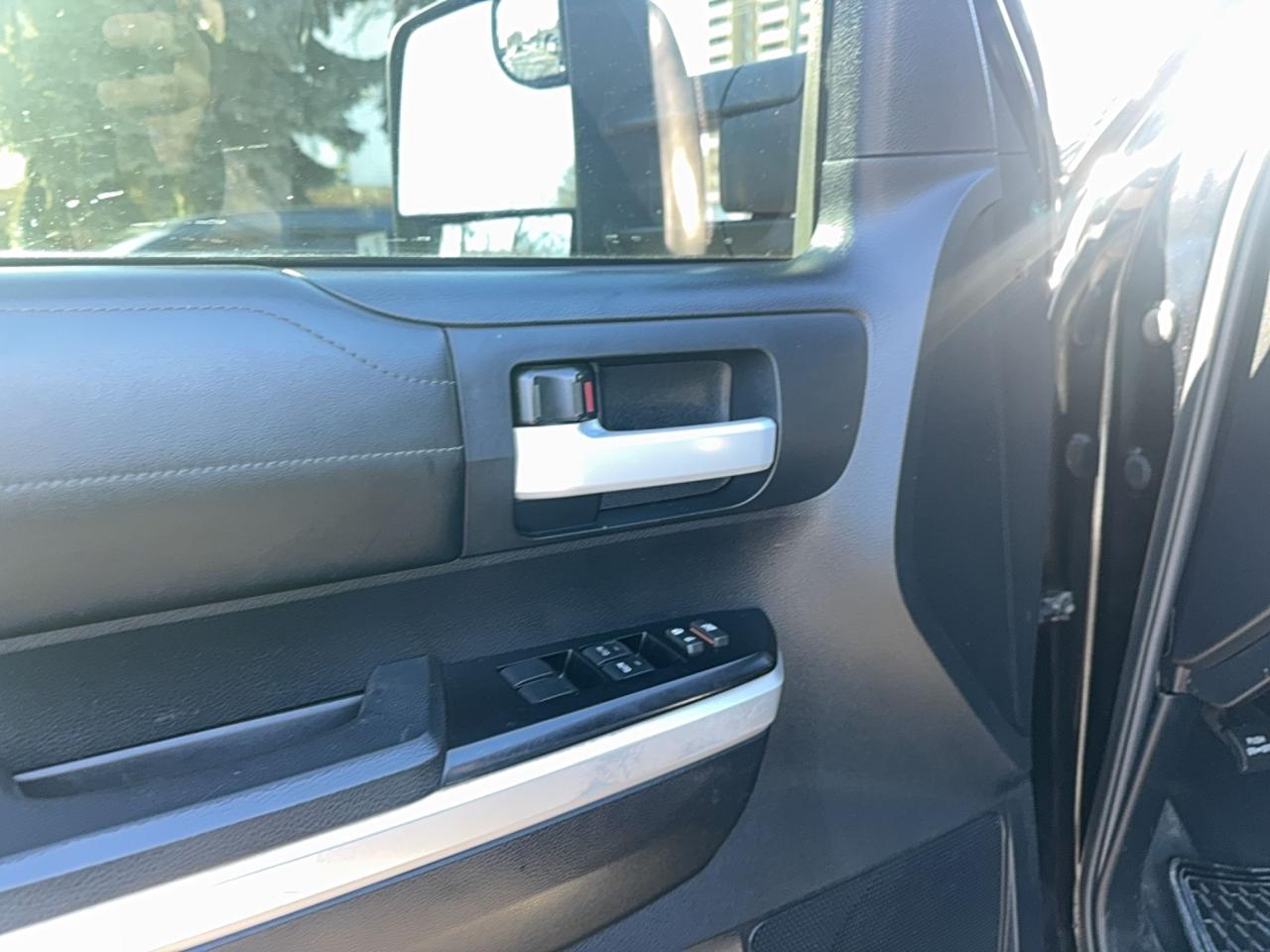 2014 Toyota Tundra Limited  Photo