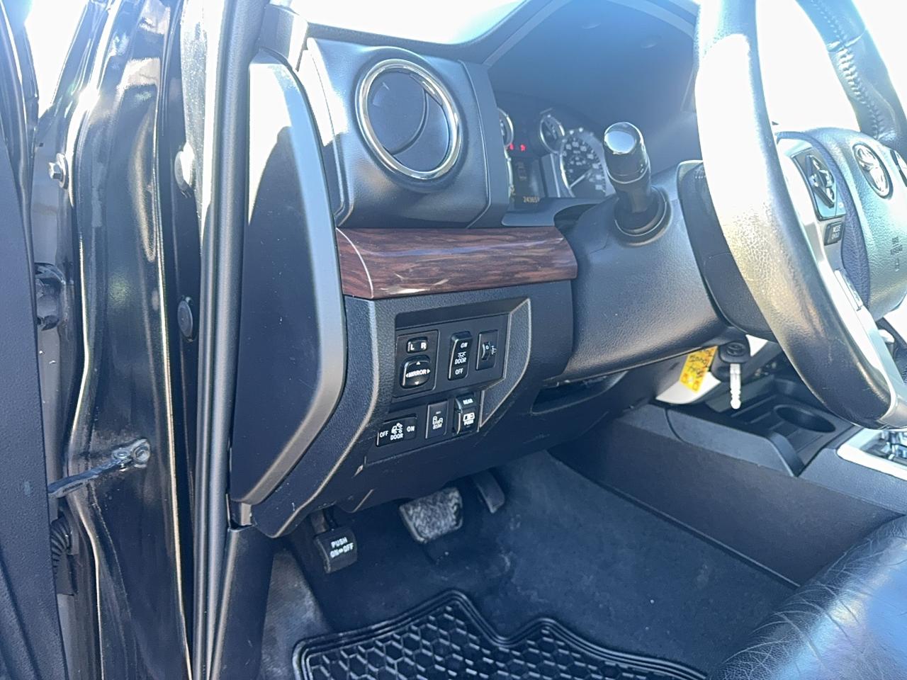 2014 Toyota Tundra Limited  Photo