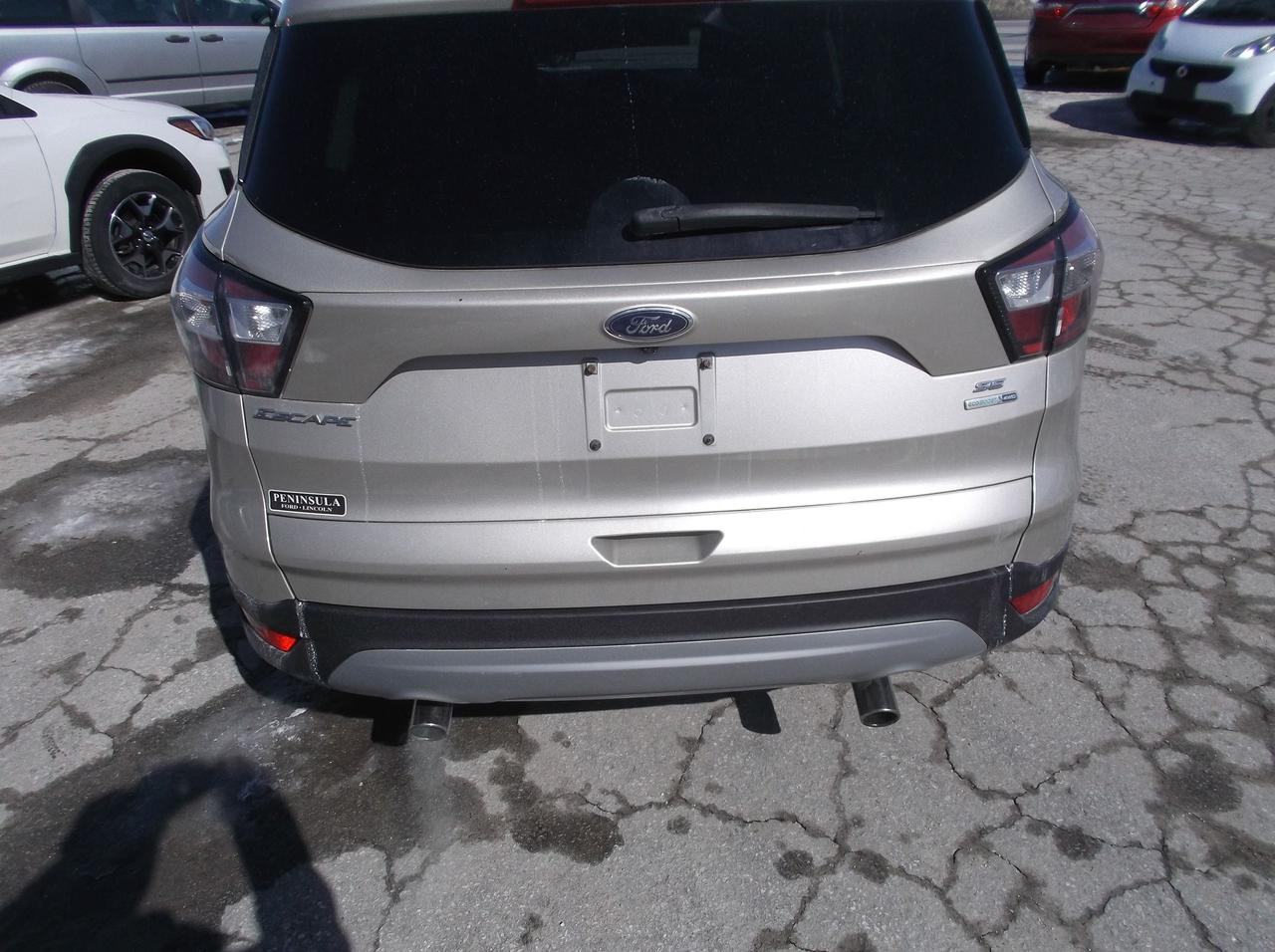 2017 Ford Escape AWD SE Photo3