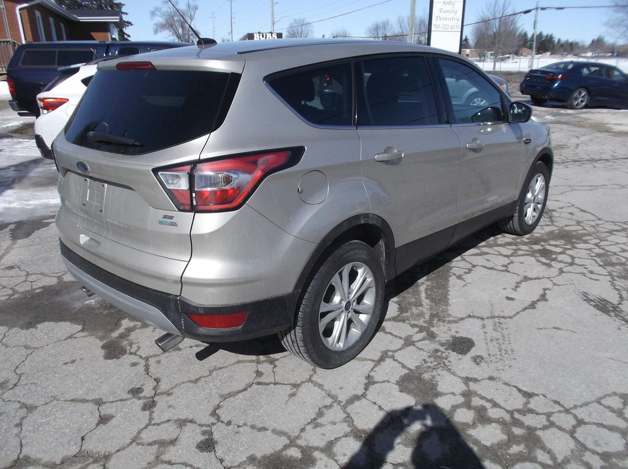 2017 Ford Escape AWD SE Photo4