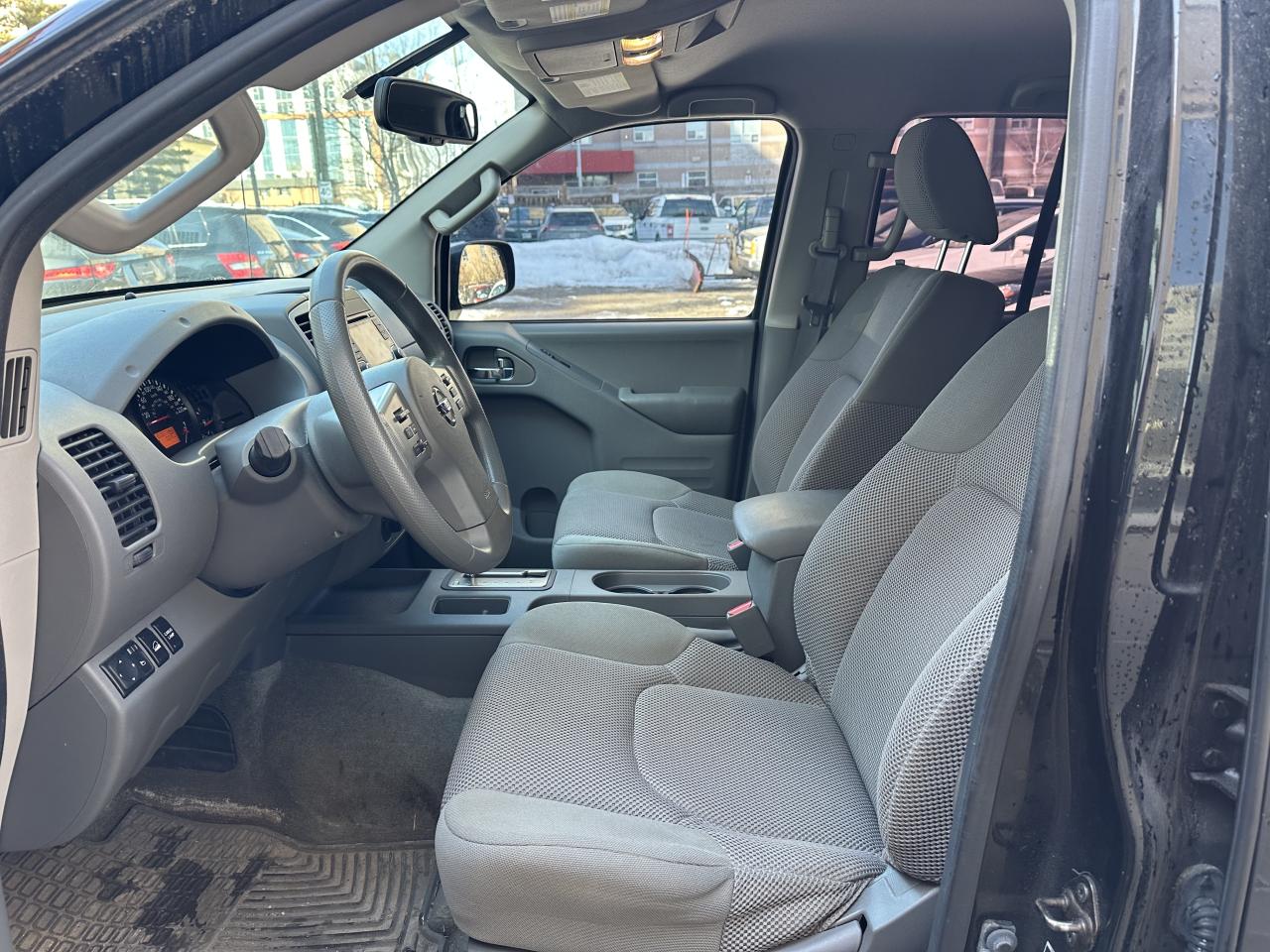 2015 Nissan Frontier SV Photo