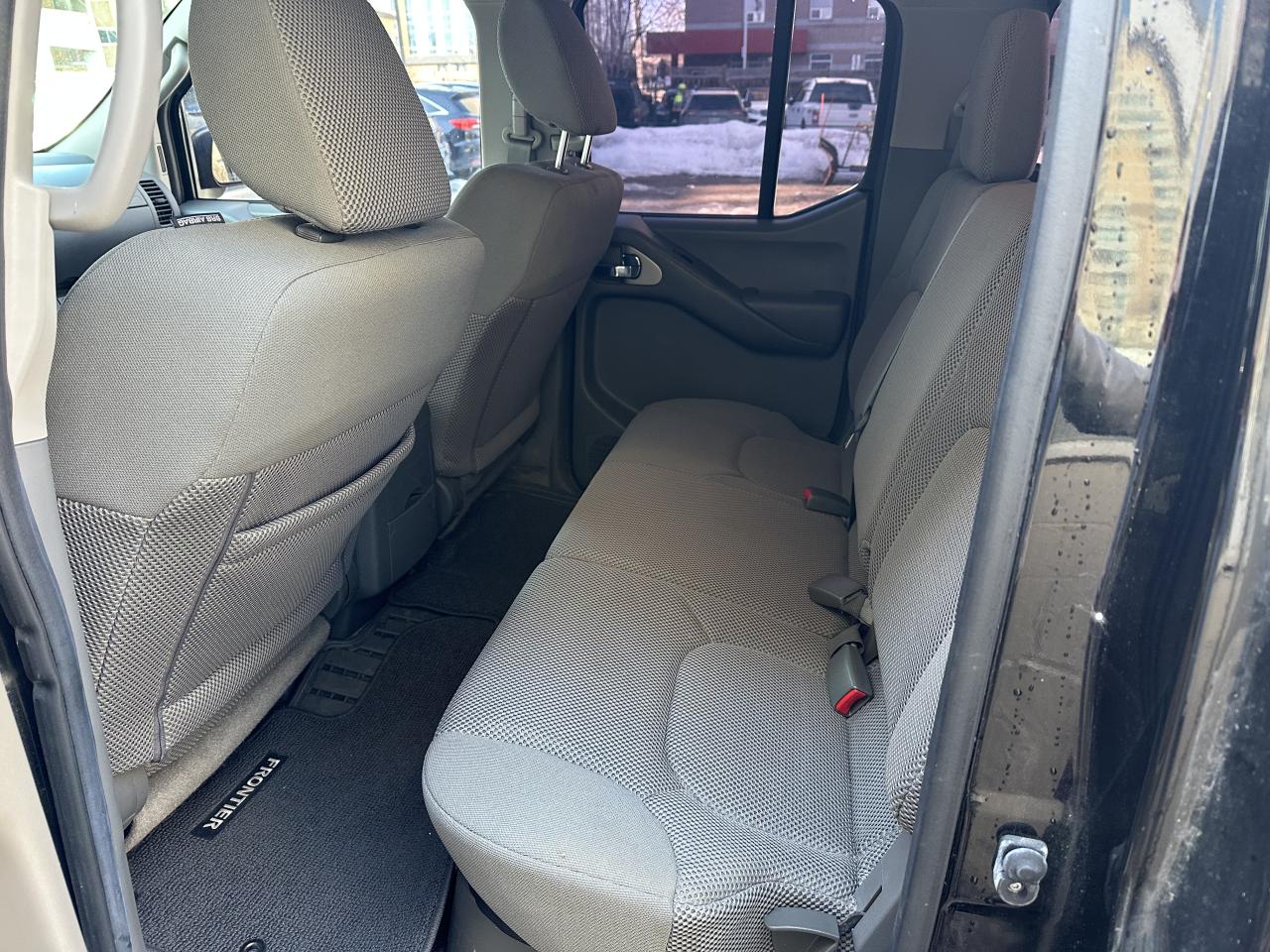 2015 Nissan Frontier SV Photo