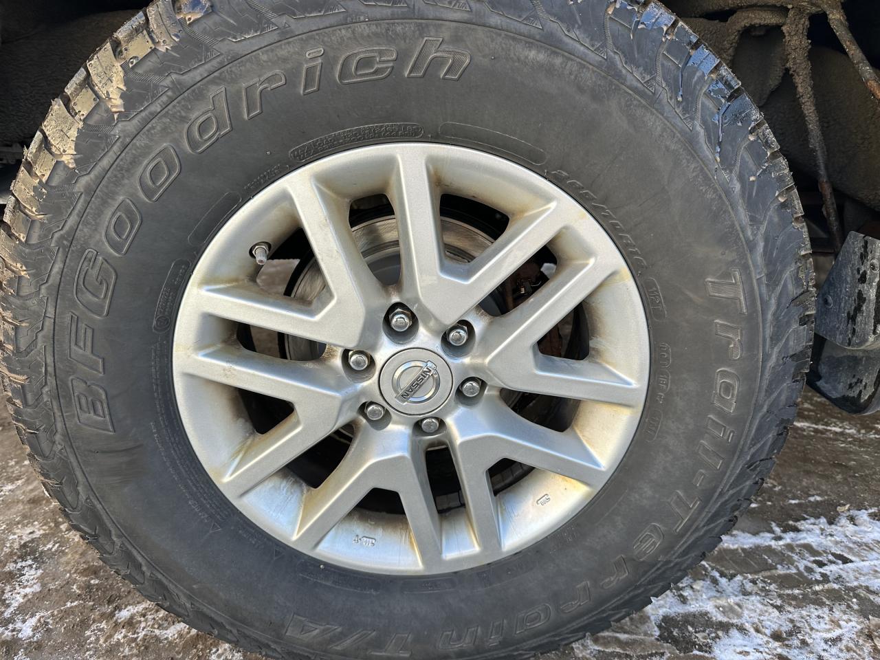 2015 Nissan Frontier SV Photo3