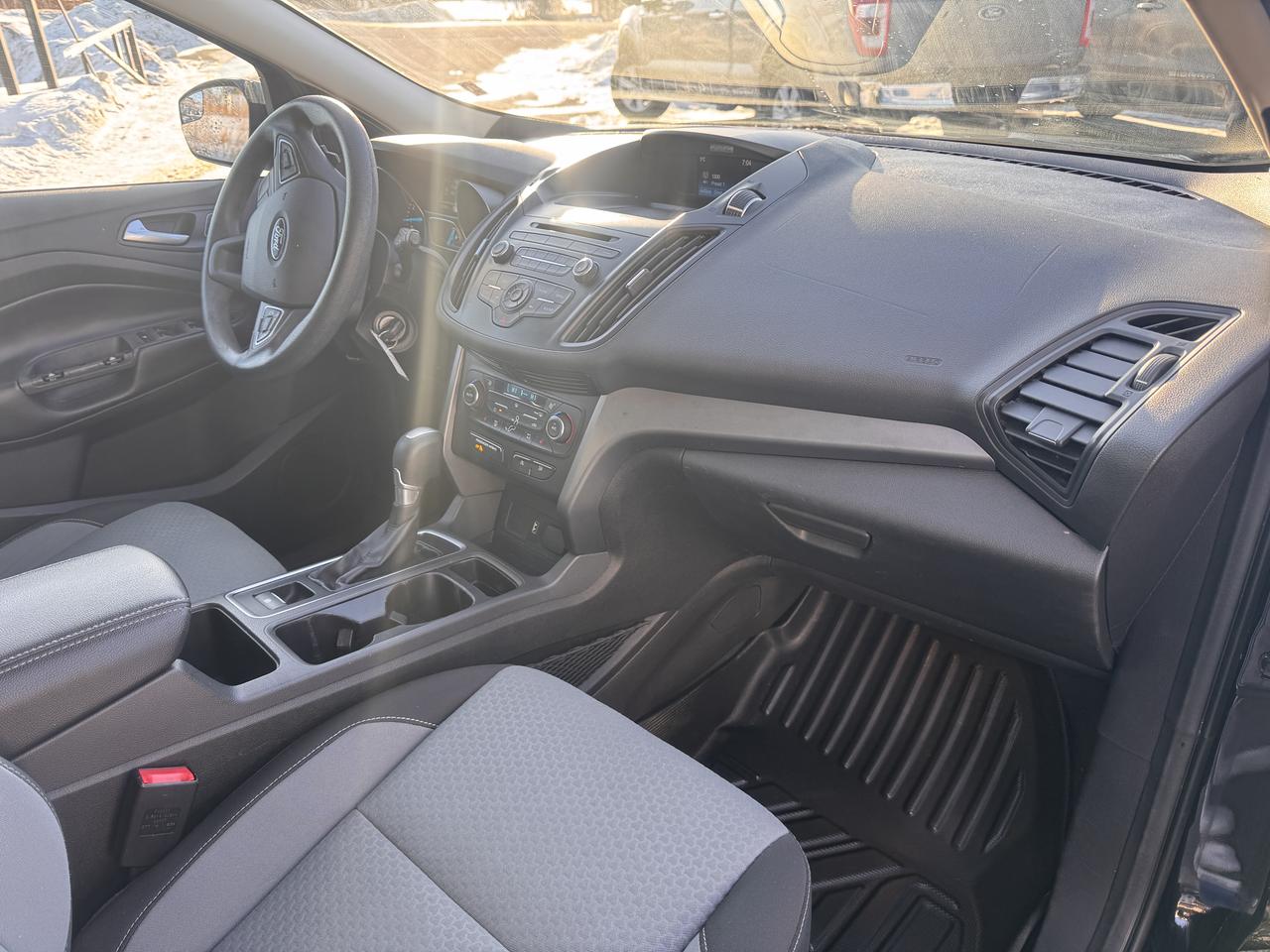 2017 Ford Escape SE Photo