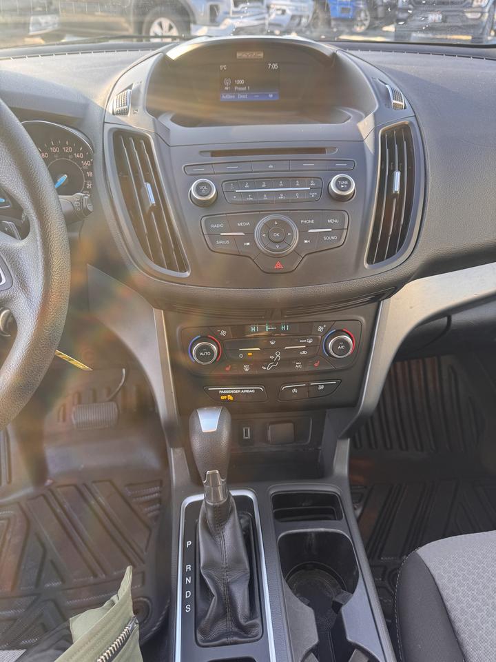 2017 Ford Escape SE Photo