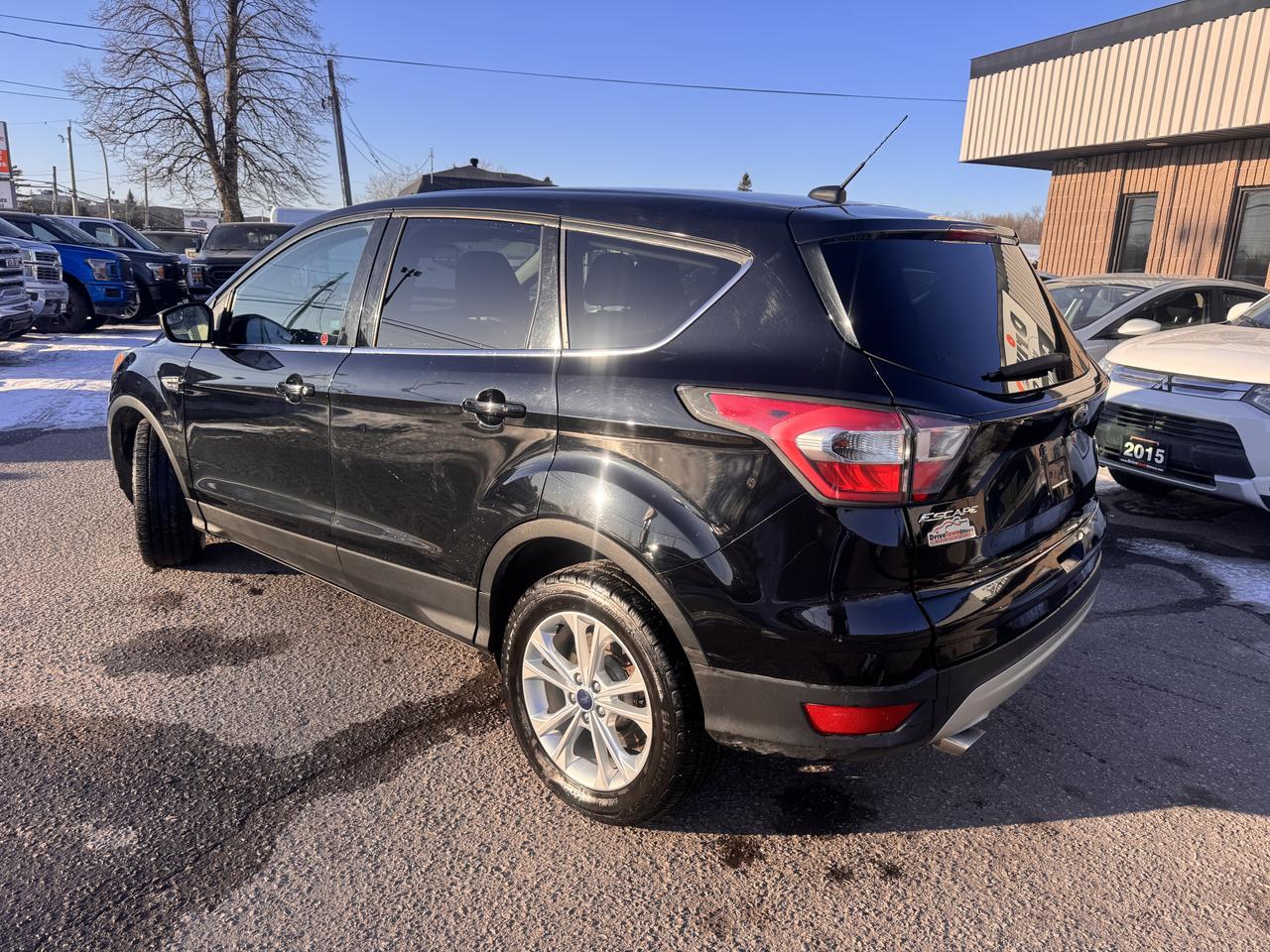 2017 Ford Escape SE Photo2