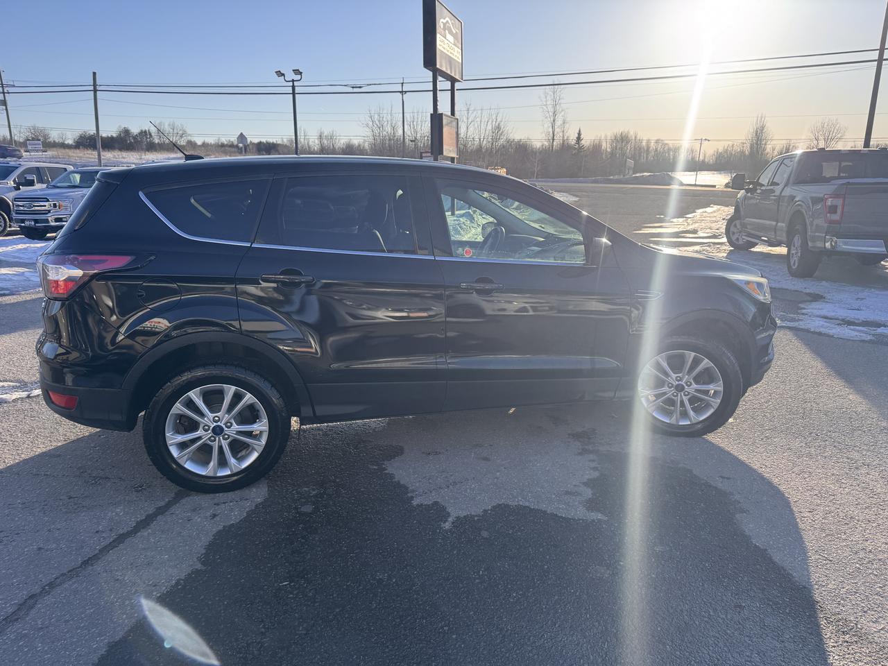 2017 Ford Escape SE Photo