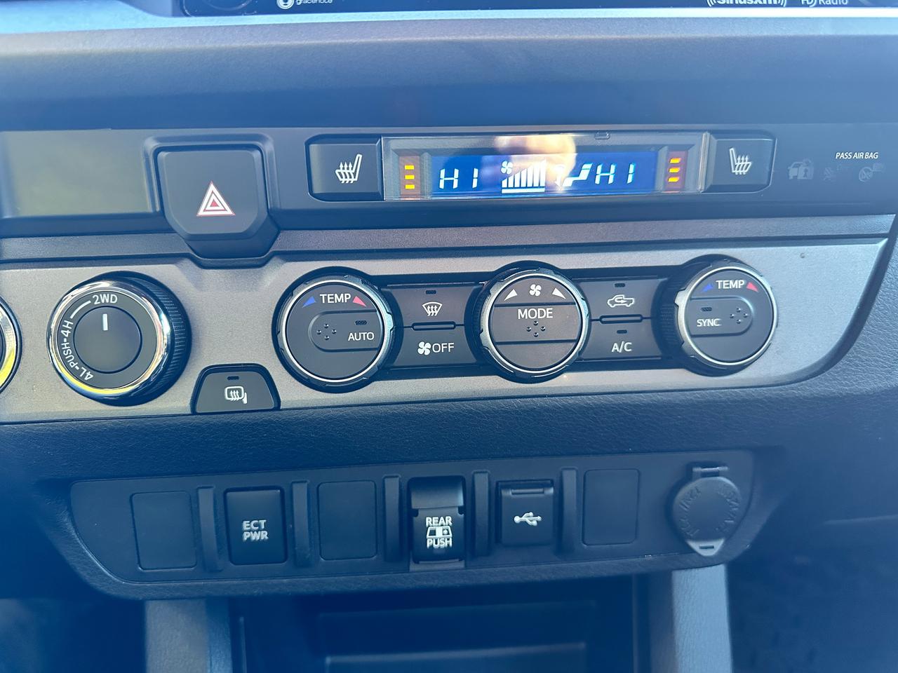 2021 Toyota Tacoma TRD Sport 4x4 LB NAV Heated Cloth Bluetooth FM/XM Photo