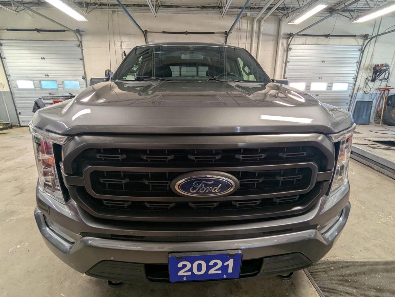 2021 Ford F-150 XLT WITH FX4 PACKAGE WITH 5.0L V8 COYOTE MOTOR!! Photo