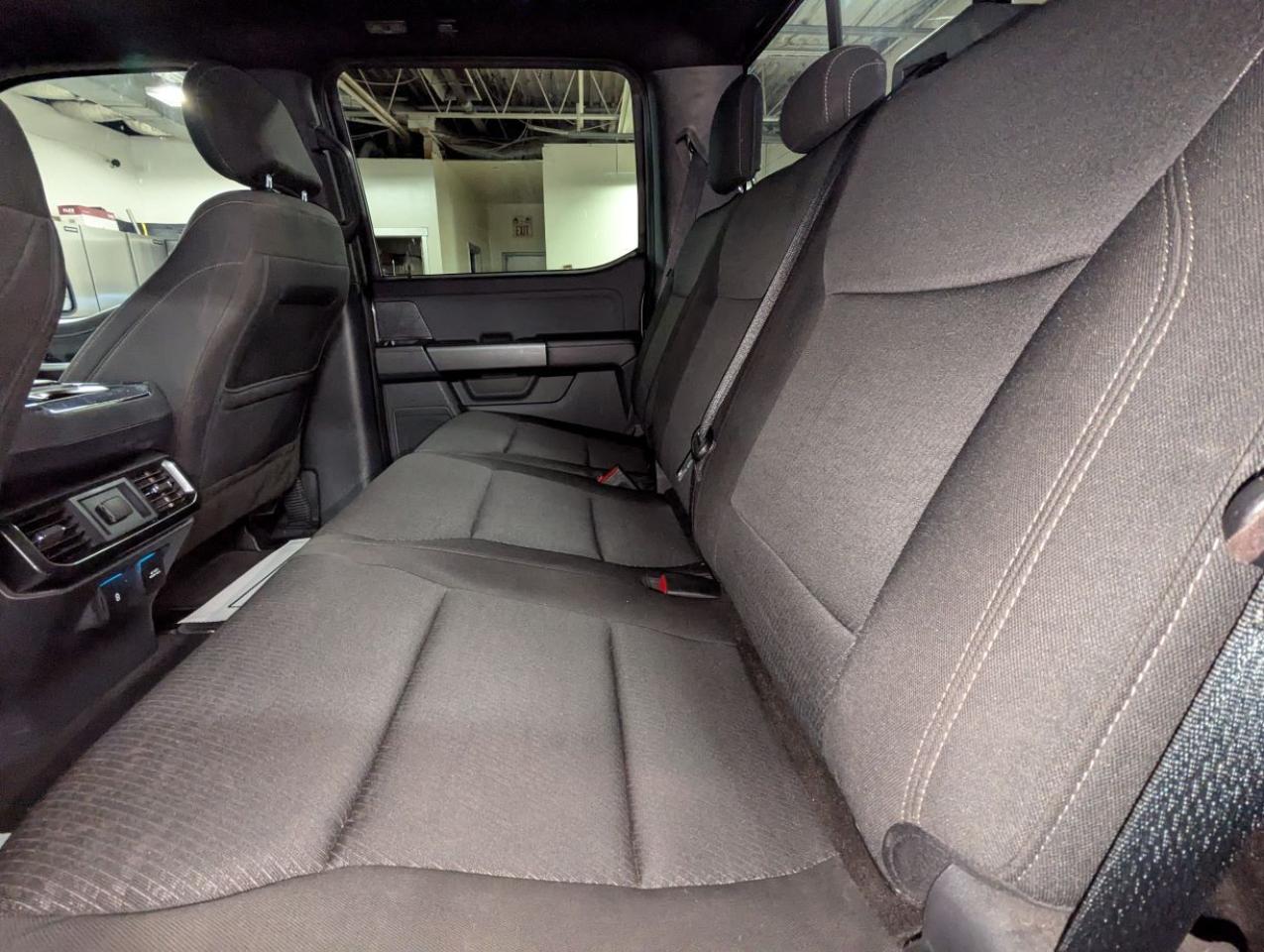 2021 Ford F-150 XLT WITH FX4 PACKAGE WITH 5.0L V8 COYOTE MOTOR!! Photo