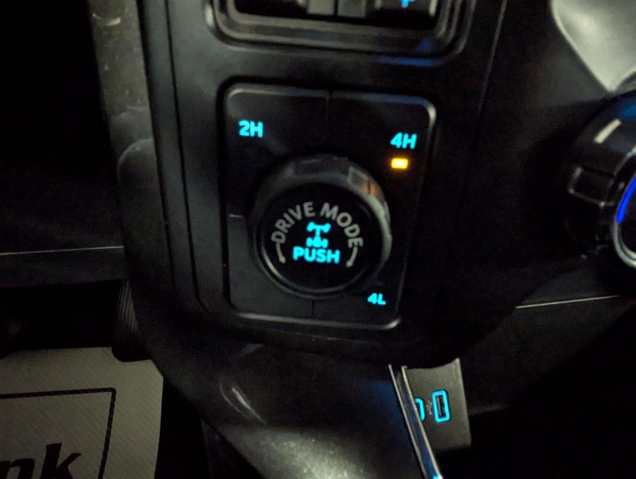 2021 Ford F-150 XLT WITH FX4 PACKAGE WITH 5.0L V8 COYOTE MOTOR!! Photo