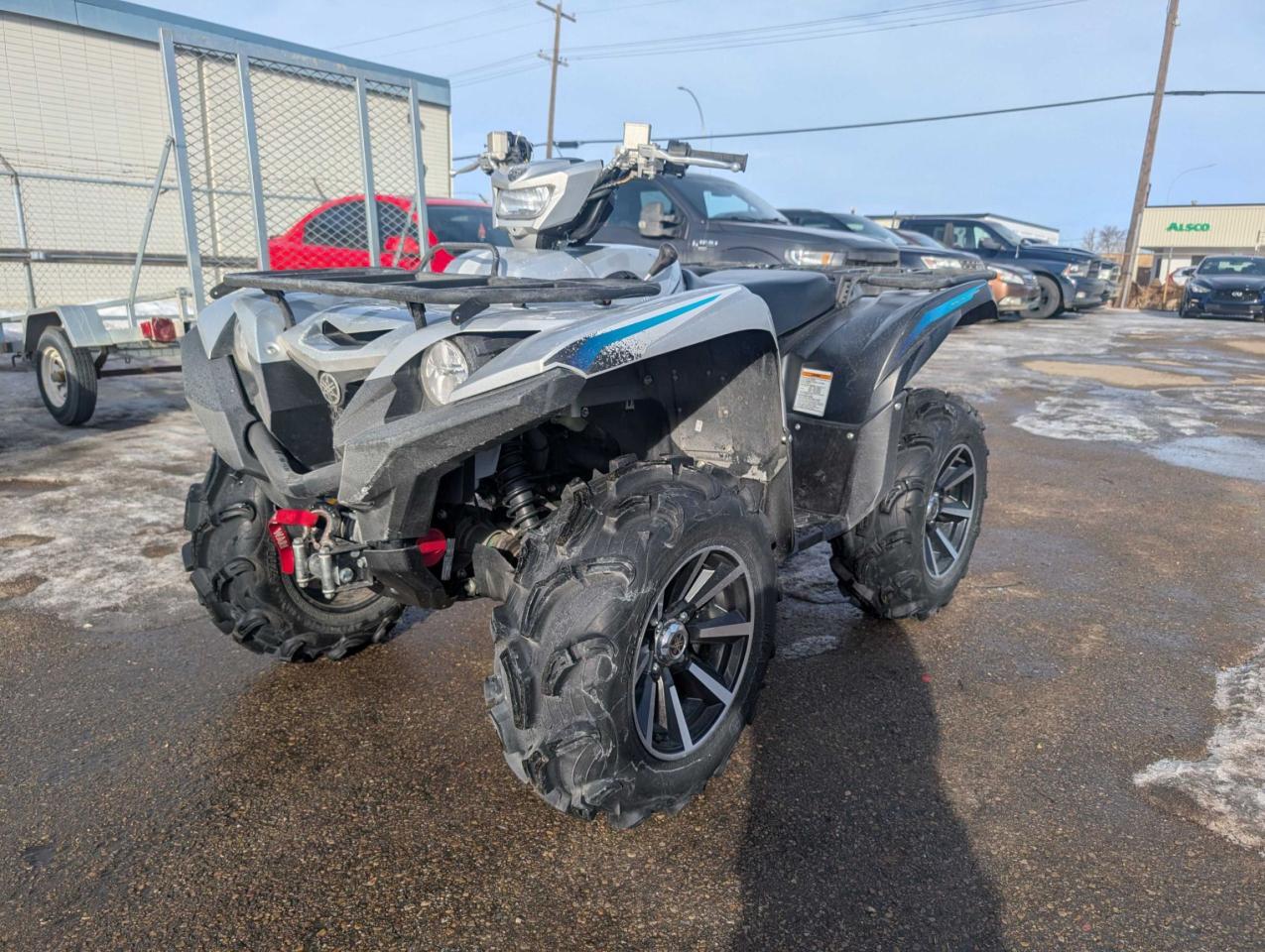 <p data-start=122 data-end=499>The 2024 Yamaha Grizzly 700 EPS SE is built for riders who want rugged capability, smooth performance, and premium comfort for both work and outdoor adventures. Powered by a powerful 686 cc liquid-cooled engine with fuel-injection, it delivers strong torque and dependable throttle response &mdash; ideal for trail riding, hauling gear, or tackling tough terrain with confidence.</p><p data-start=122 data-end=499>&nbsp;</p><p data-start=501 data-end=891>Purpose-built for control and versatility, the Grizzly 700 EPS SE features Yamaha&rsquo;s Electric Power Steering (EPS) for easy handling and reduced rider fatigue, plus the Ultramatic&reg; automatic transmission with engine braking for smooth power delivery and confident descents. Its On-Command&reg; system lets you switch between 2WD, 4WD, and fully locked 4WD to match traction needs on any surface.</p><p data-start=501 data-end=891>&nbsp;</p><p data-start=893 data-end=1254>Equipped with aggressive all-terrain tires mounted on 14-inch wheels, long-travel independent suspension, and impressive ground clearance, this ATV is ready to take on mud, rocks, snow, or challenging trails with ease. Premium SE styling, LED lighting, a digital instrument display, and rider-focused ergonomics add modern convenience and comfort to every ride.</p><p data-start=893 data-end=1254>&nbsp;</p><p data-start=1256 data-end=1440>Whether you&rsquo;re exploring trails, managing property work, or heading out for weekend fun, the 2024 Yamaha Grizzly 700 EPS SE delivers capability, control, and comfort in every ride.</p><p data-start=1256 data-end=1440>&nbsp;</p><p data-start=1442 data-end=1527>Contact us today to learn more about financing, trade-ins, or delivery across Canada!</p>