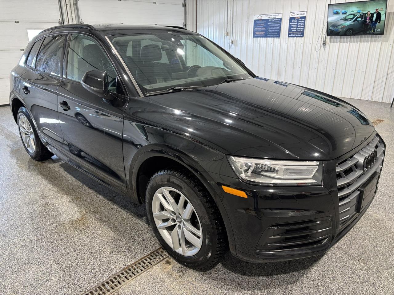 Used 2020 Audi Q5 45 Komfort quattro #HeatedSeats #AppleCarPlay for sale in Brandon, MB