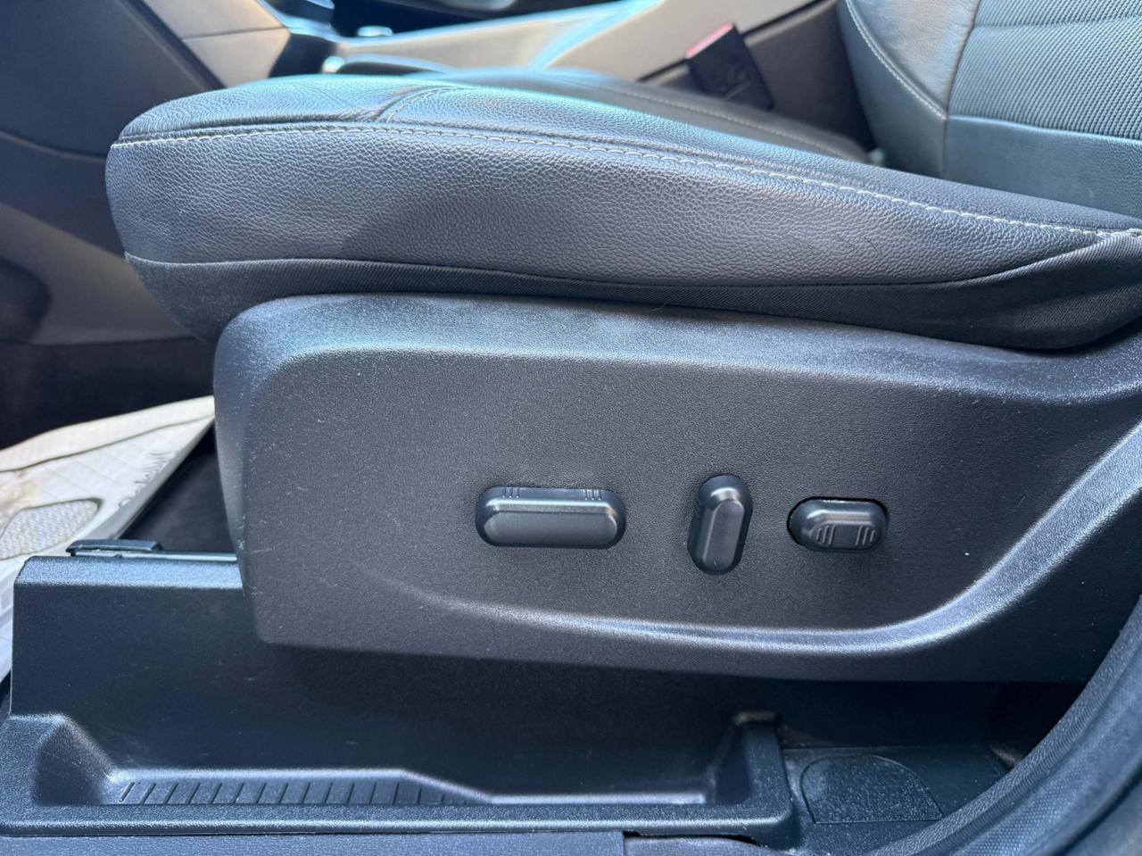 2015 Ford Escape SE Photo