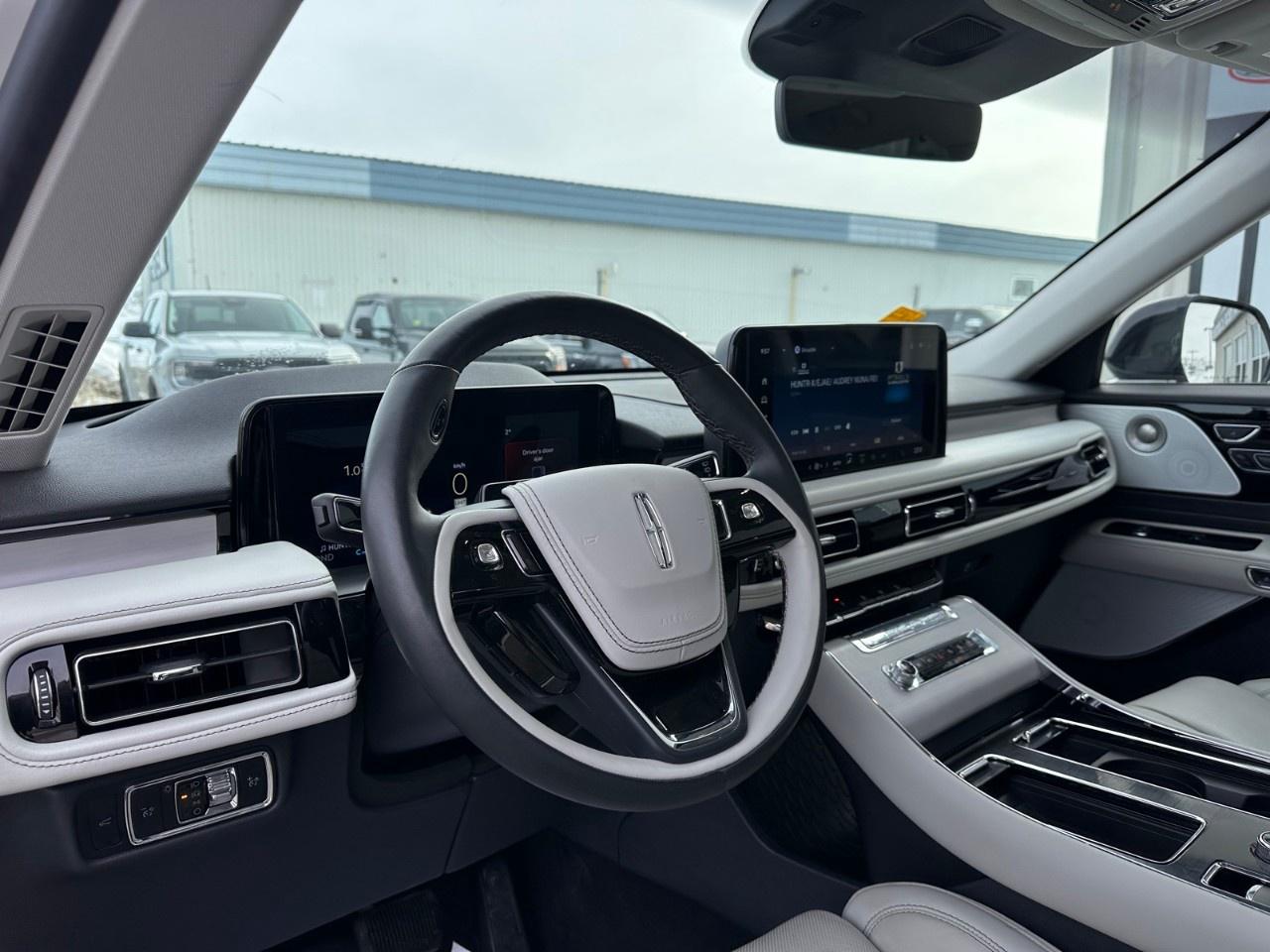 2025 Lincoln Aviator Reserve AWD Photo