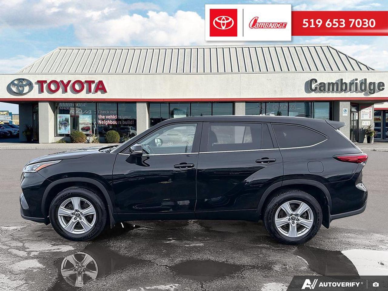 2023 Toyota Highlander LE Photo2