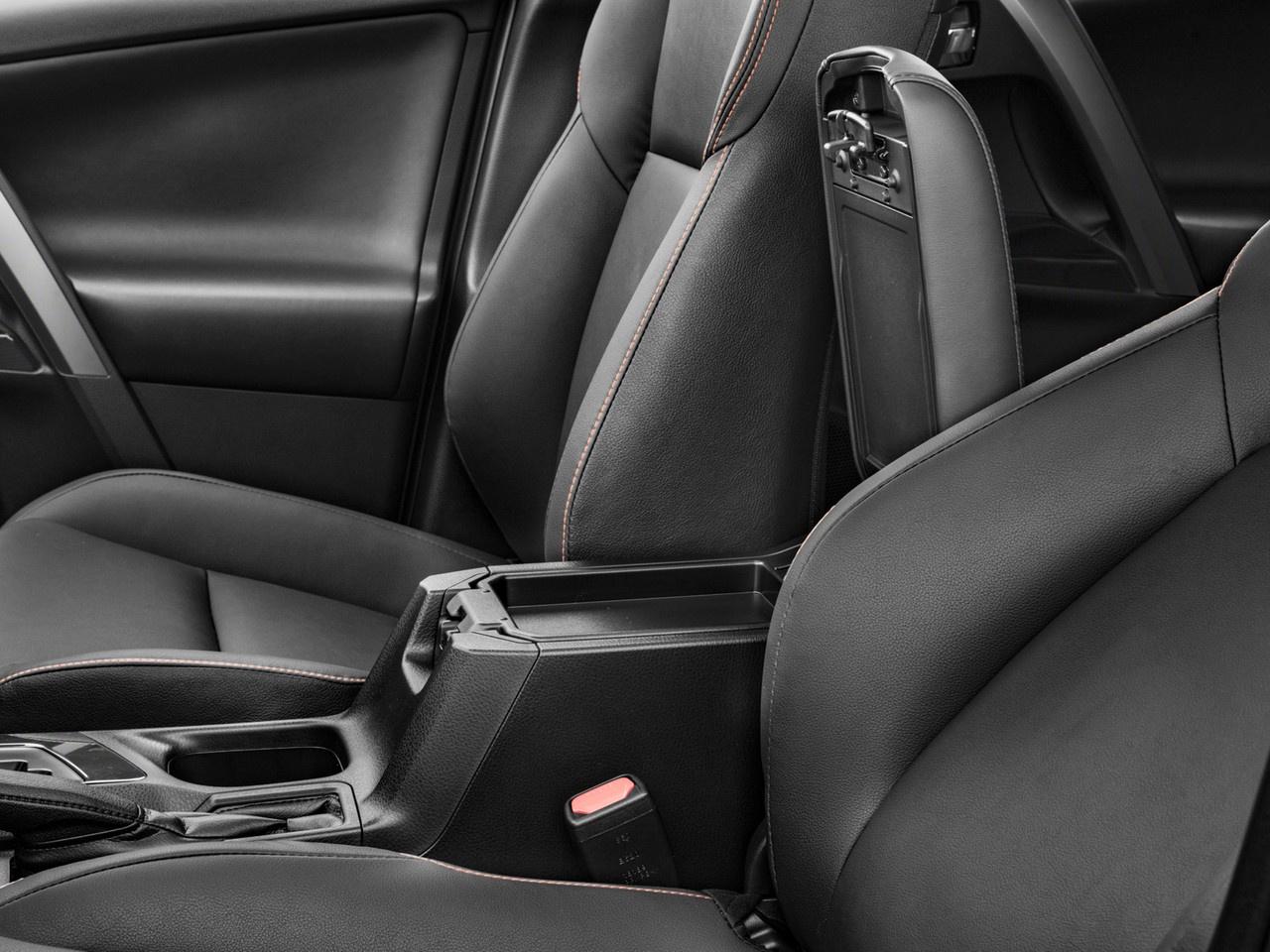 2018 Toyota RAV4 AWD Hybrid SE Photo