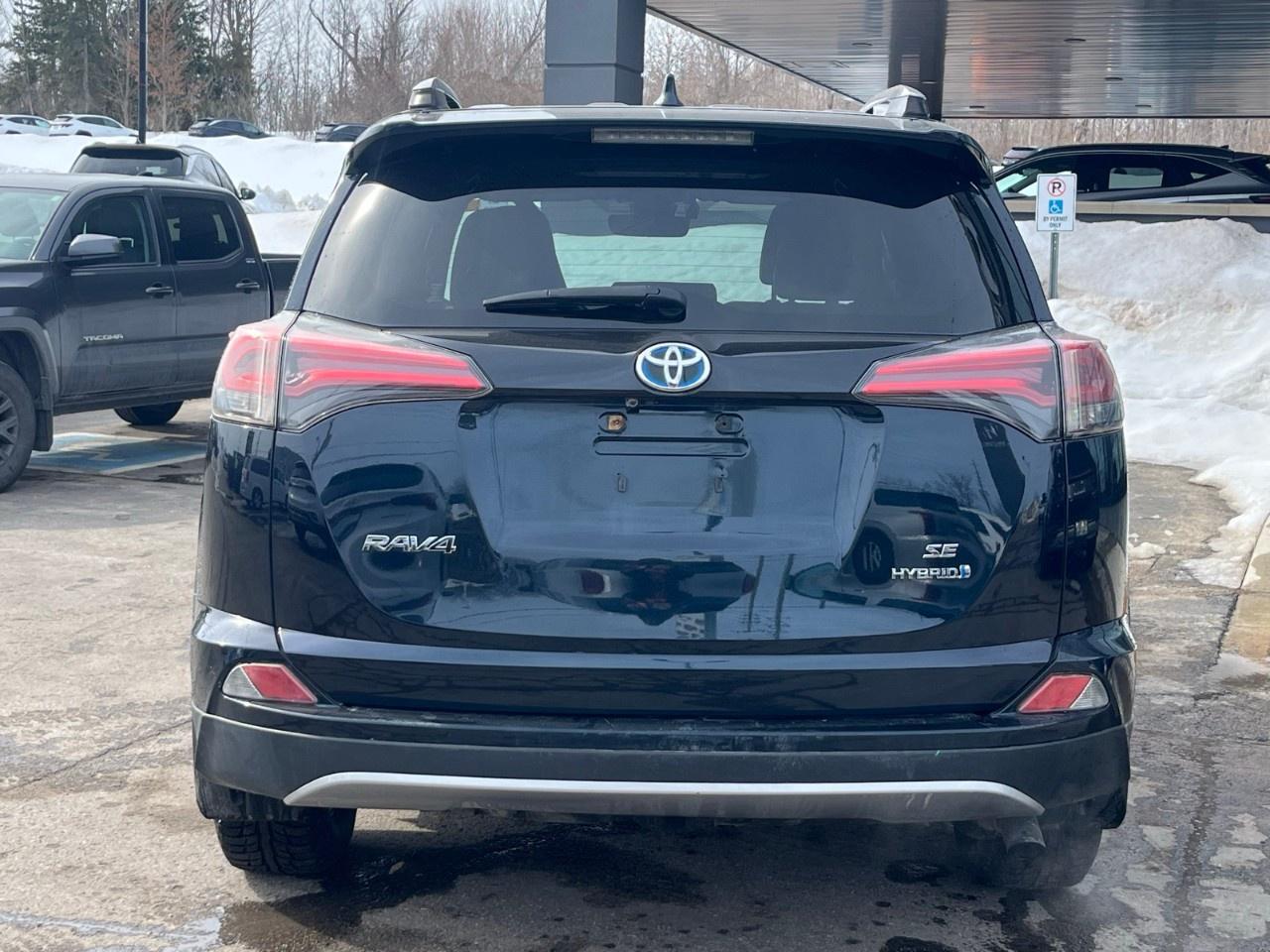 2018 Toyota RAV4 AWD Hybrid SE Photo