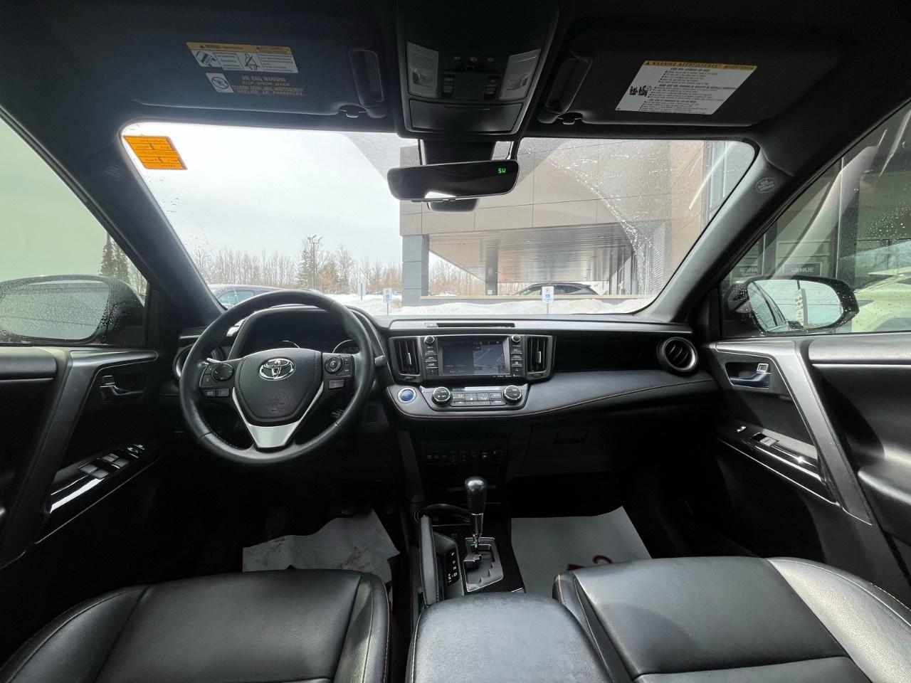 2018 Toyota RAV4 AWD Hybrid SE Photo