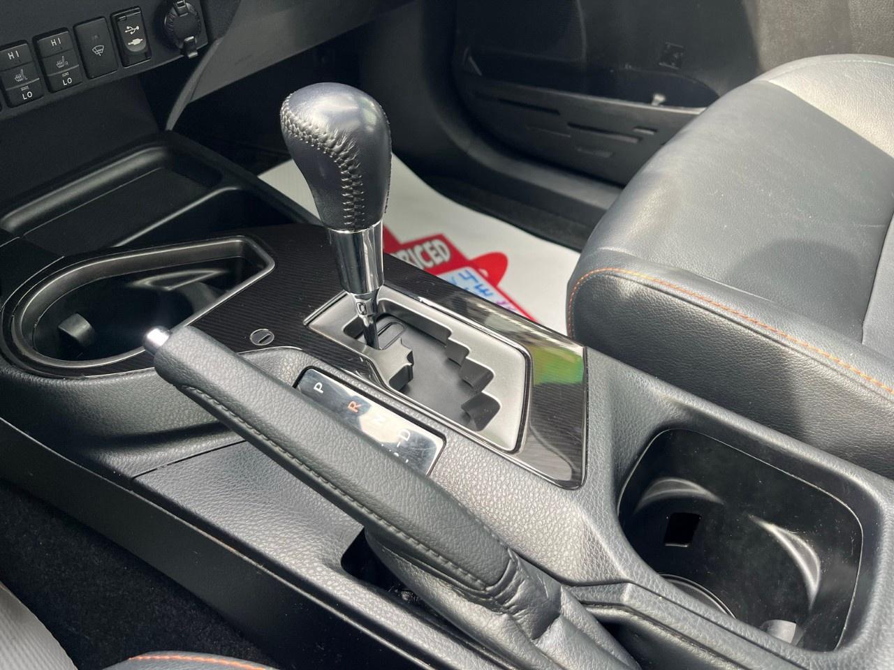 2018 Toyota RAV4 AWD Hybrid SE Photo
