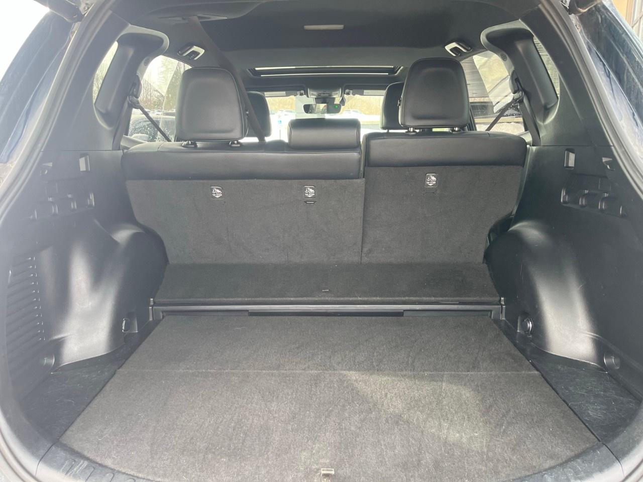 2018 Toyota RAV4 AWD Hybrid SE Photo