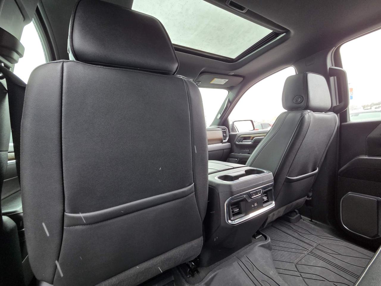 2024 Chevrolet Silverado 1500 High Country One Owner | Sunroof | Tech Package | 22" Wheels Photo