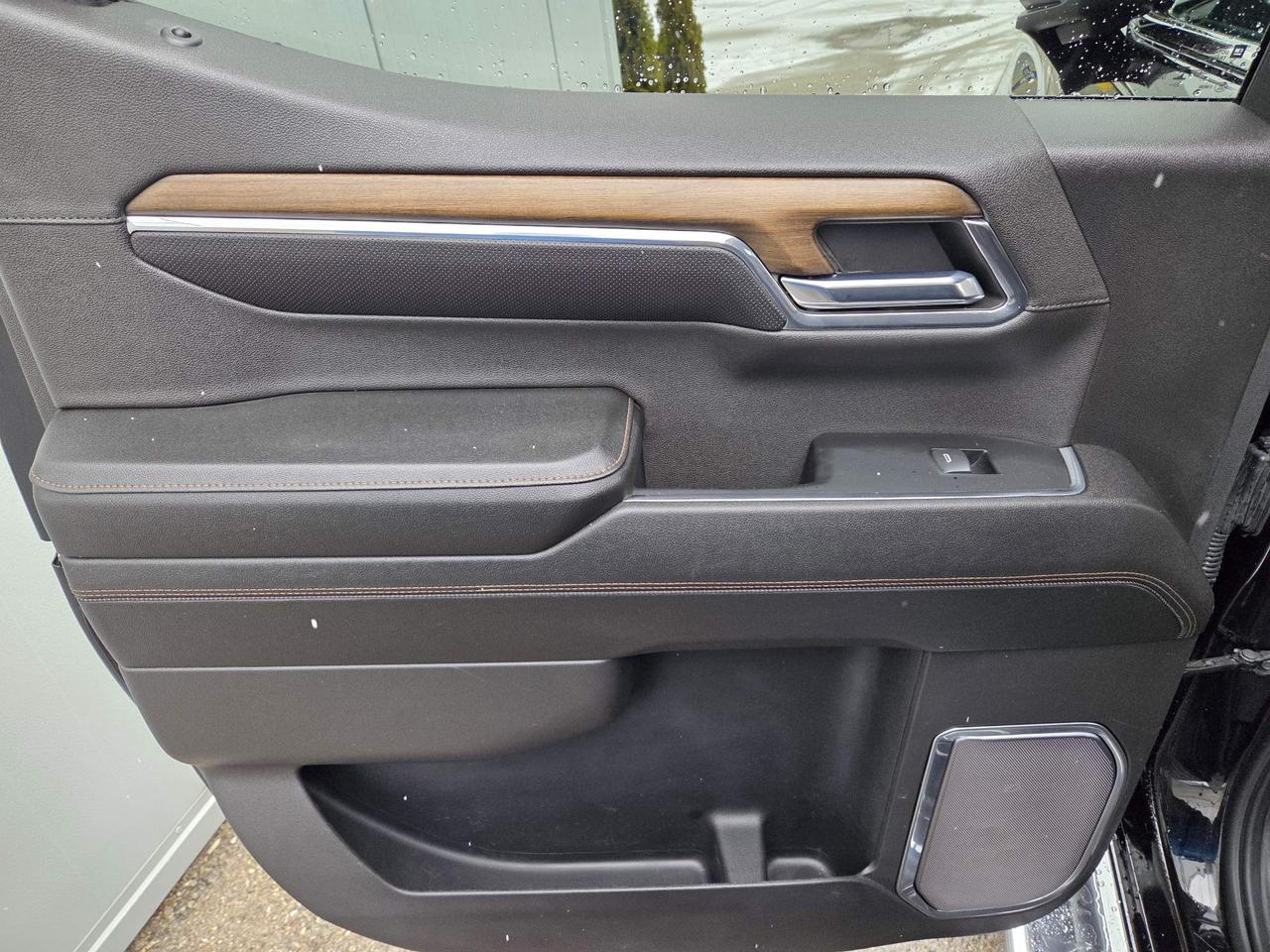 2024 Chevrolet Silverado 1500 High Country One Owner | Sunroof | Tech Package | 22" Wheels Photo