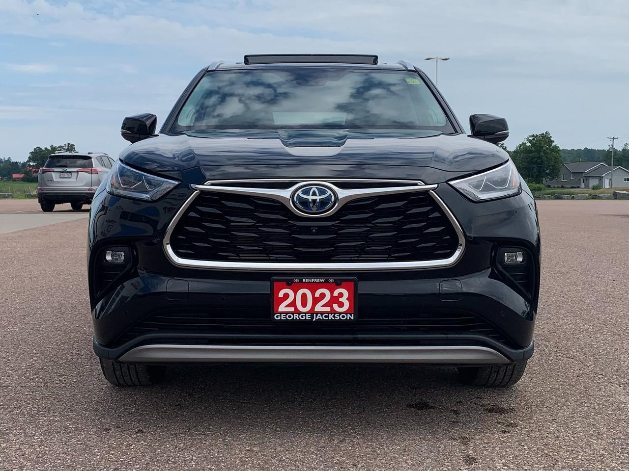 2023 Toyota Highlander Hybrid Platinum Photo